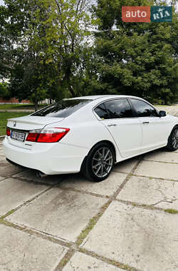 Седан Honda Accord 2014 в 