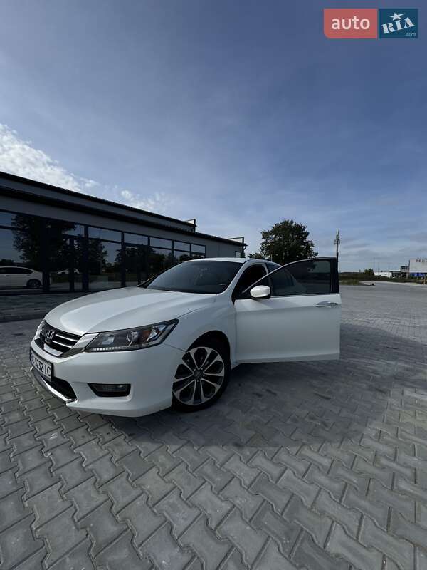 Седан Honda Accord 2015 в Бродах фото 12 Седан Honda Accord 2015 в Бродах