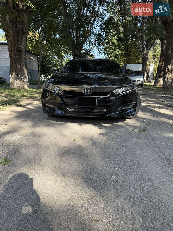 Седан Honda Accord 2018 в 