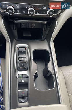 Седан Honda Accord 2019 в 