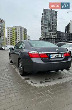 Седан Honda Accord 2012 в 