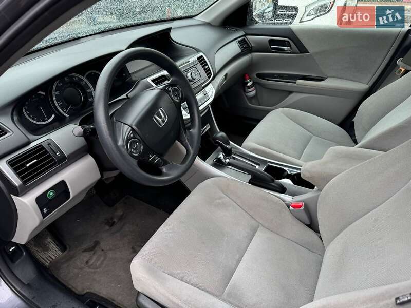 Седан Honda Accord 2012 в Львові