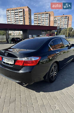 Седан Honda Accord 2015 в 