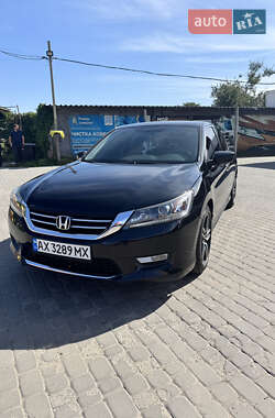 Седан Honda Accord 2015 в 