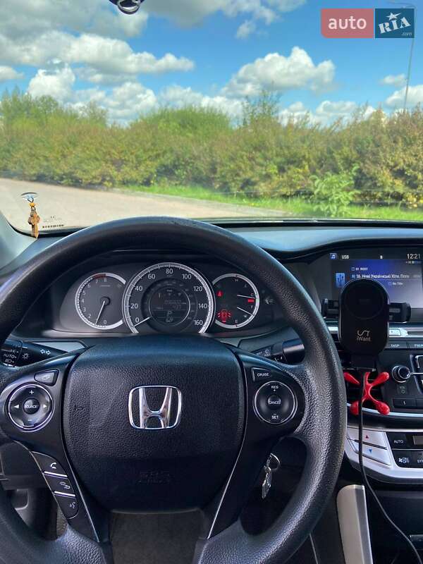 Седан Honda Accord 2015 в Дрогобичі