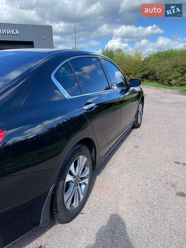 Седан Honda Accord 2015 в Дрогобичі