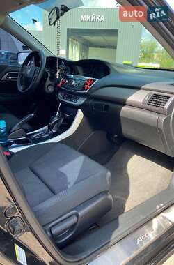 Седан Honda Accord 2015 в 