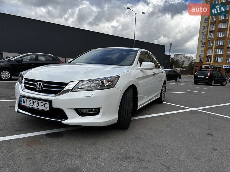 Седан Honda Accord 2013 в Софиевской Борщаговке
