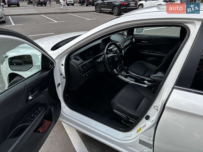 Седан Honda Accord 2013 в Софиевской Борщаговке