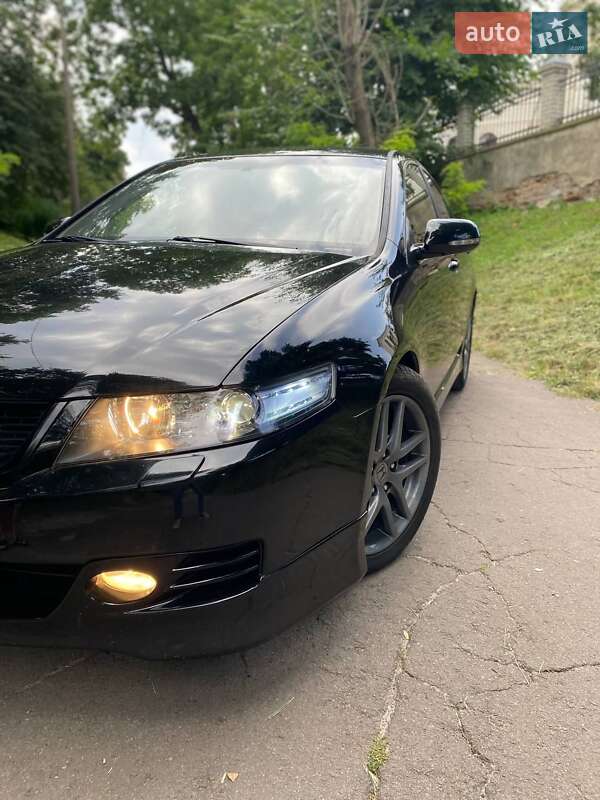 Седан Honda Accord 2007 в Остроге