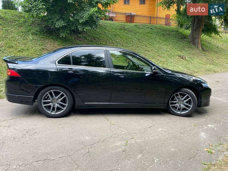 Седан Honda Accord 2007 в Остроге