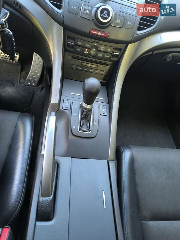 Седан Honda Accord 2010 в Киеве