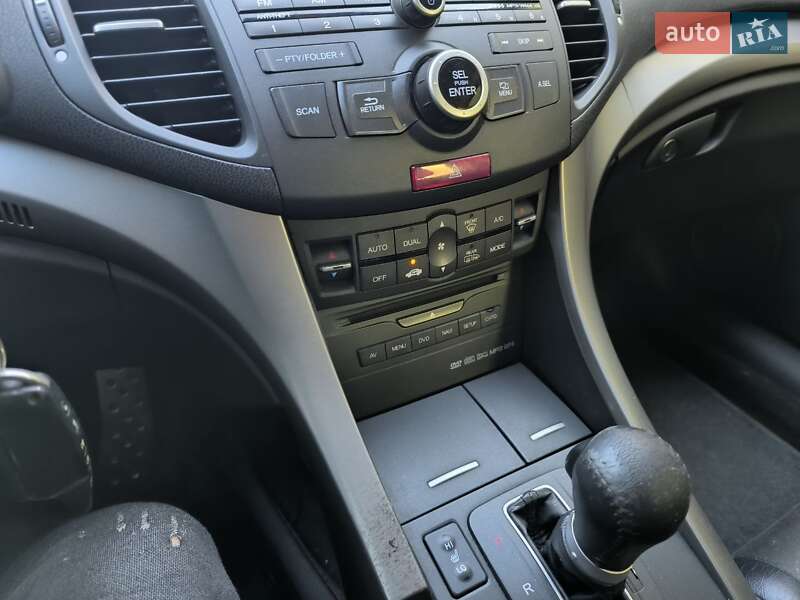 Седан Honda Accord 2010 в Киеве