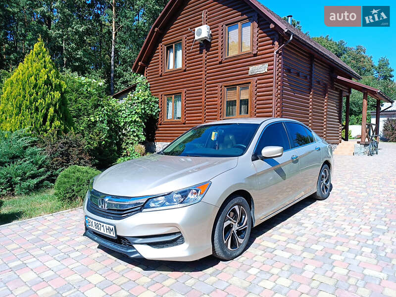 Седан Honda Accord 2017 в Шепетівці