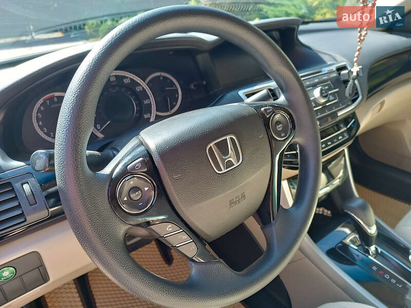 Седан Honda Accord 2017 в Шепетівці