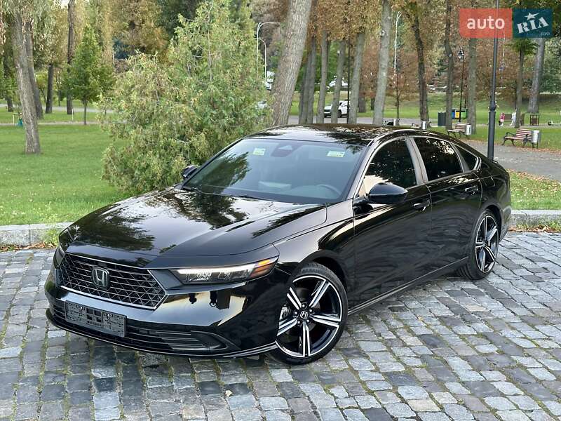 Седан Honda Accord 2023 в Киеве