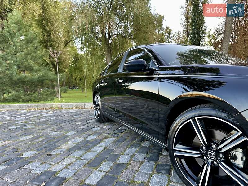 Седан Honda Accord 2023 в Киеве
