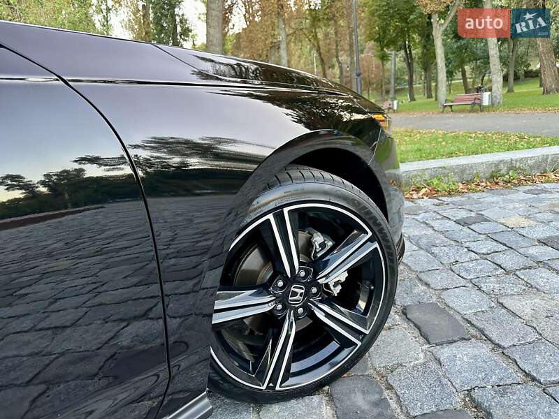 Седан Honda Accord 2023 в Киеве