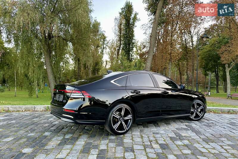 Седан Honda Accord 2023 в Киеве