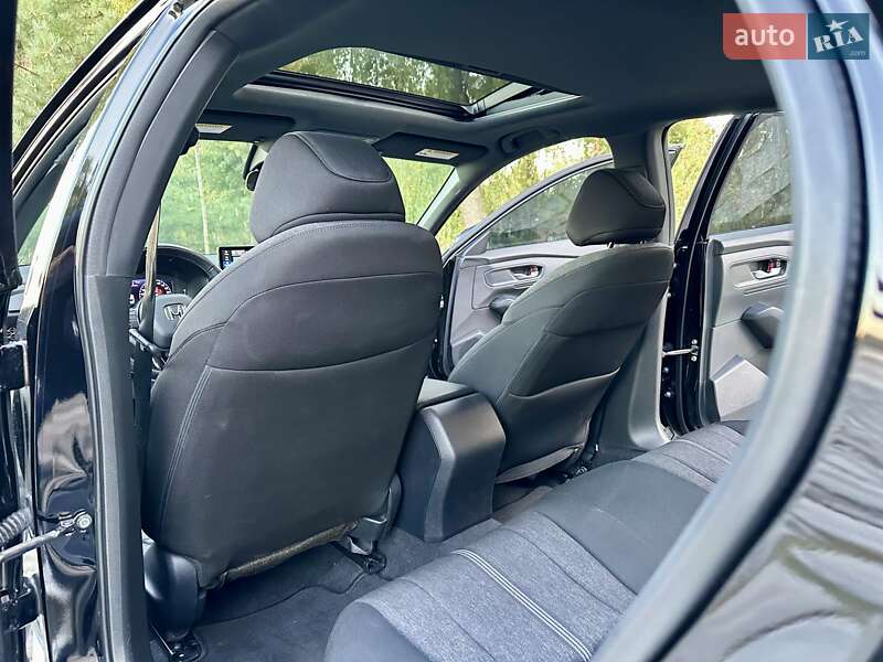 Седан Honda Accord 2023 в Киеве