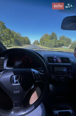 Седан Honda Accord 2004 в 