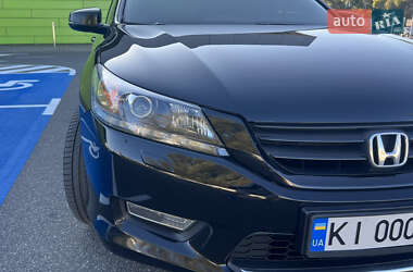 Седан Honda Accord 2013 в 