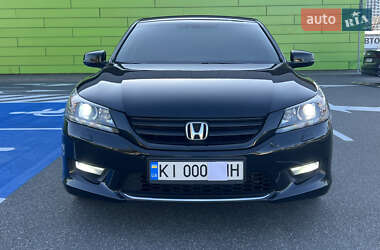 Седан Honda Accord 2013 в 