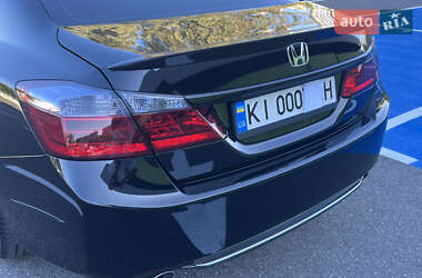 Седан Honda Accord 2013 в 