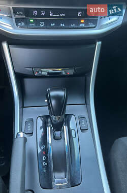 Седан Honda Accord 2013 в 
