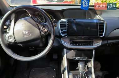 Седан Honda Accord 2015 в 