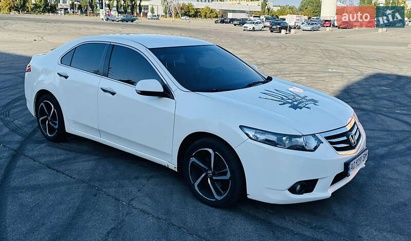 Седан Honda Accord 2011 в Киеве