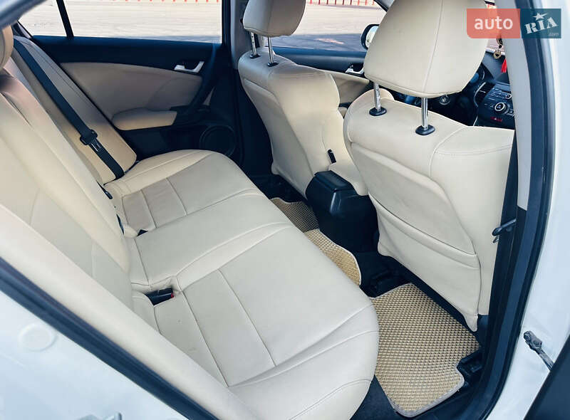 Седан Honda Accord 2011 в Киеве