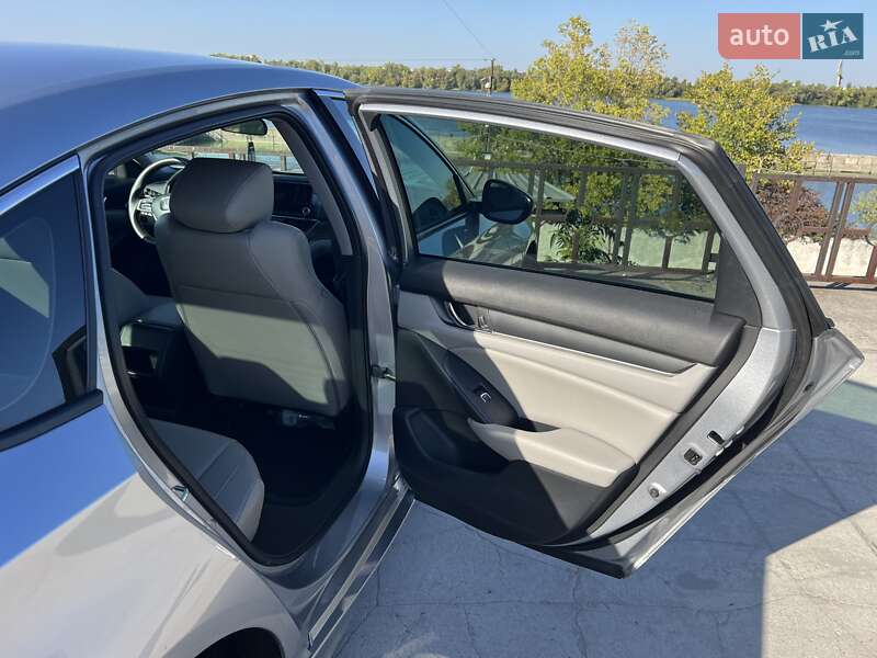 Седан Honda Accord 2019 в Дніпрі