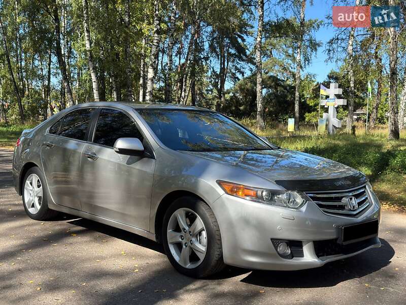 Седан Honda Accord 2011 в Ахтырке