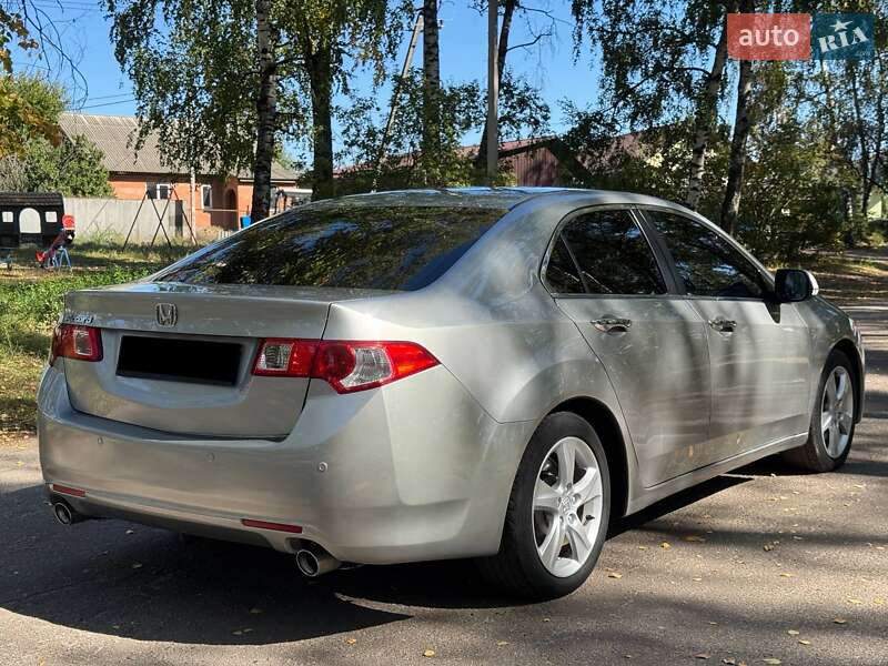Седан Honda Accord 2011 в Ахтырке