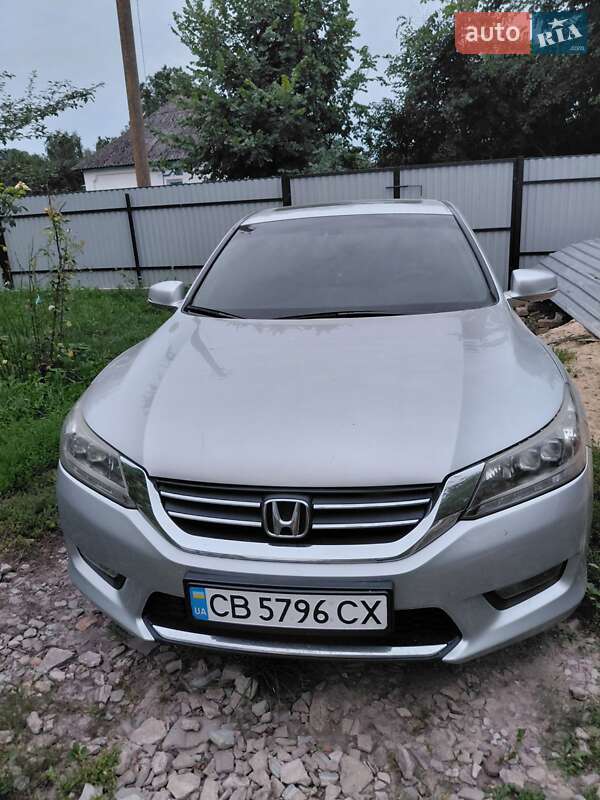 Седан Honda Accord 2013 в Сребном