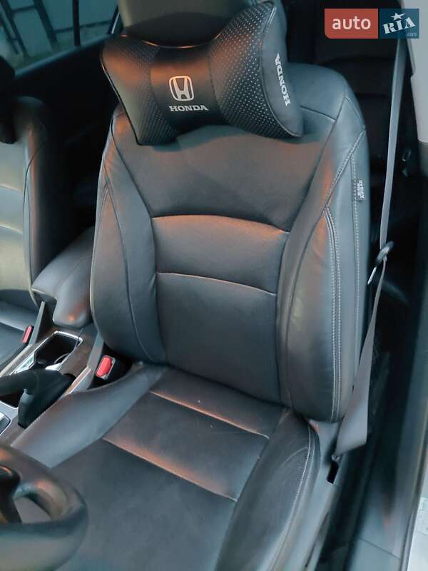 Седан Honda Accord 2013 в Сребном