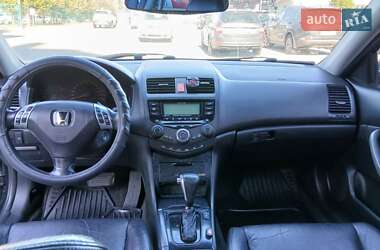 Седан Honda Accord 2005 в  фото 4 Седан Honda Accord 2005 в