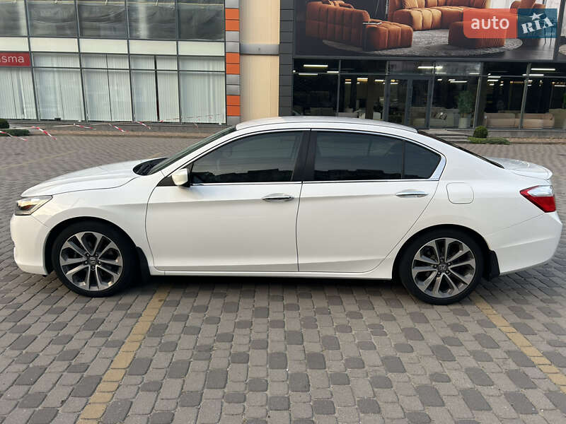 Седан Honda Accord 2015 в Хмельницькому