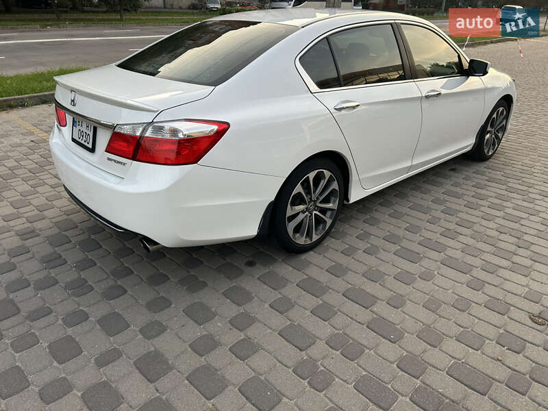 Седан Honda Accord 2015 в Хмельницькому