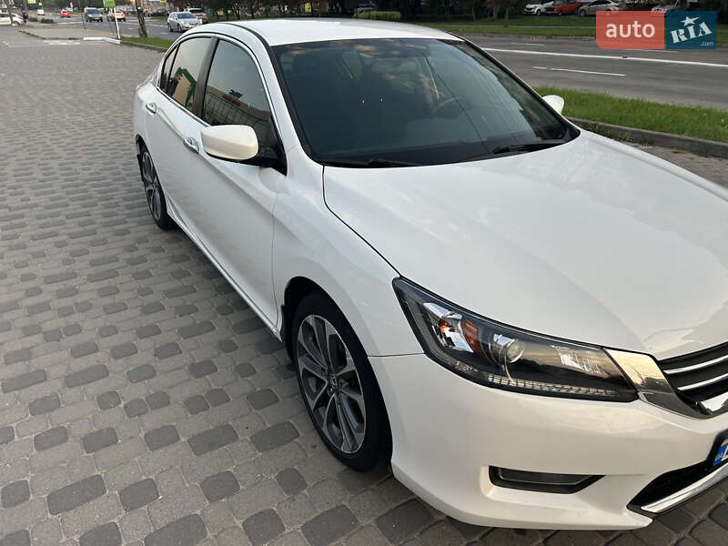 Седан Honda Accord 2015 в Хмельницькому