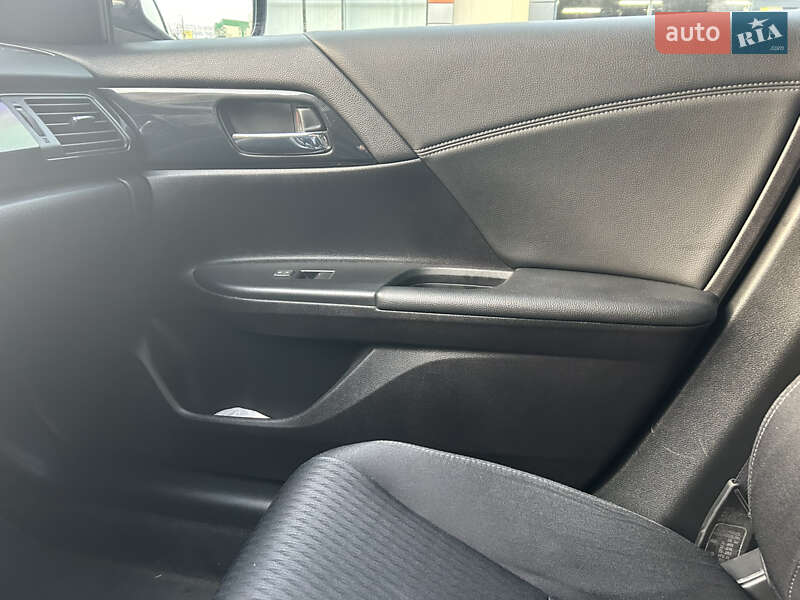 Седан Honda Accord 2015 в Хмельницькому
