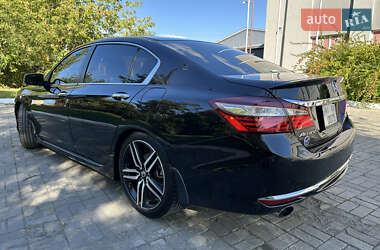 Седан Honda Accord 2015 в 