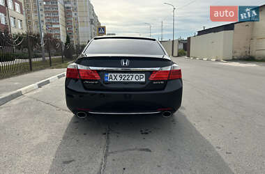 Седан Honda Accord 2013 в 