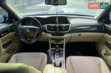 Седан Honda Accord 2013 в 