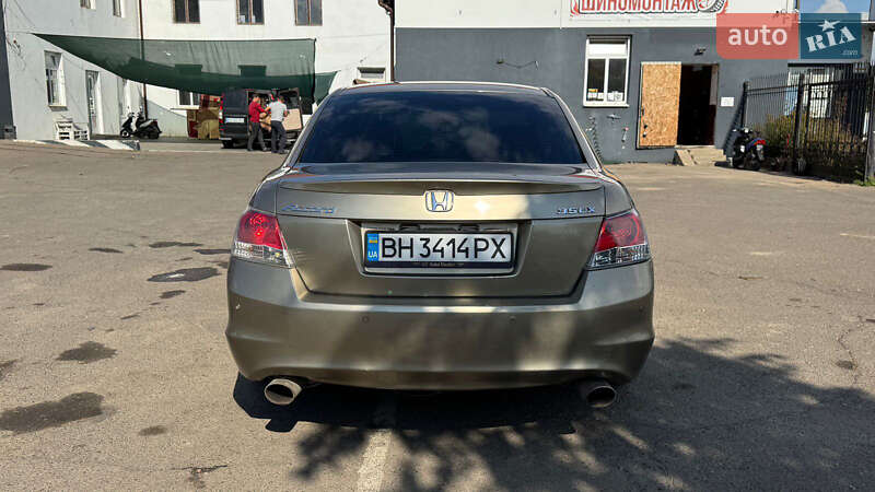 Седан Honda Accord 2008 в Килии