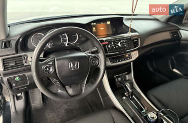 Седан Honda Accord 2014 в 