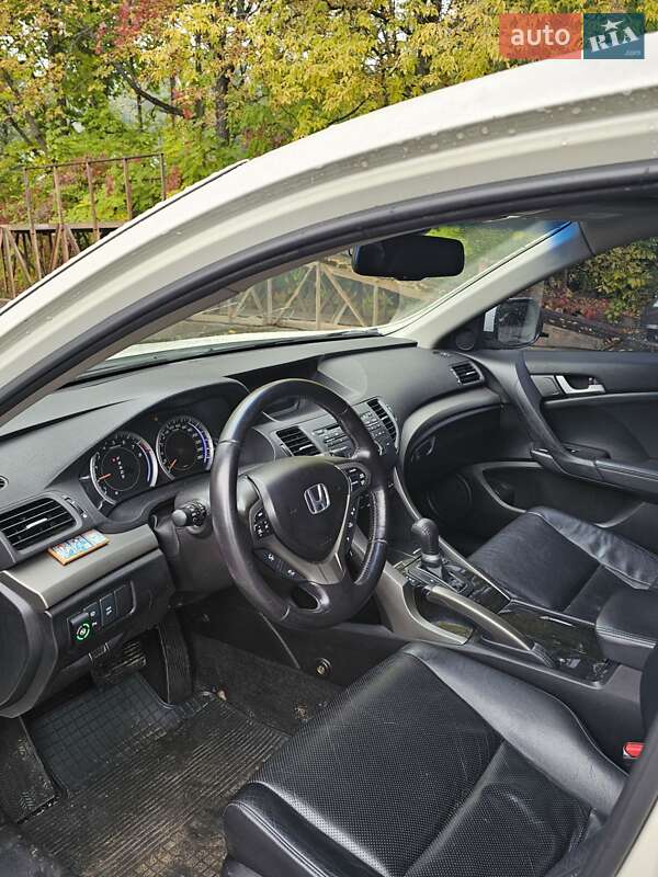 Седан Honda Accord 2010 в Киеве