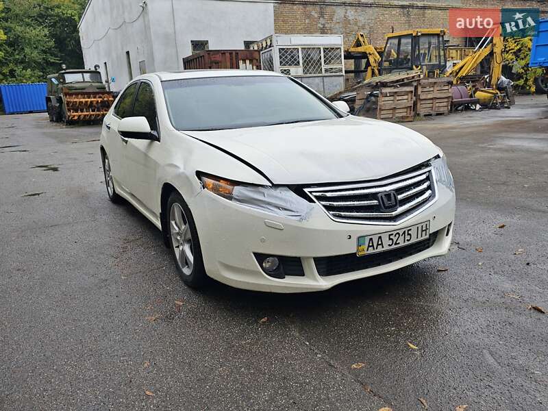 Седан Honda Accord 2010 в Киеве