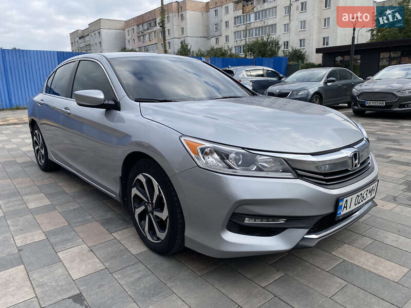 Седан Honda Accord 2017 в Києві